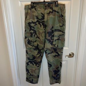 Gap camo cargo pants. Size 36x32.